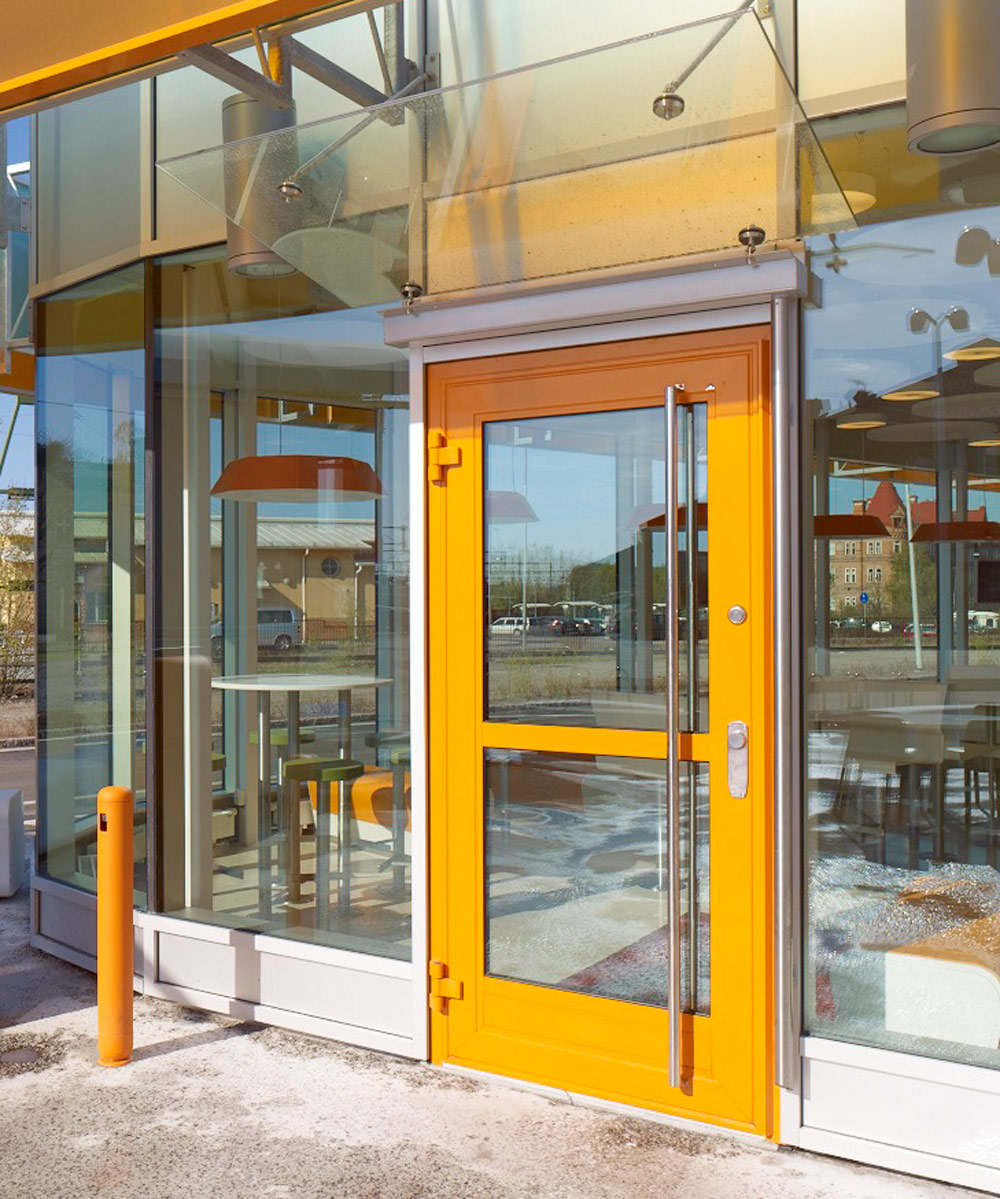 En ytbehandlad dörr